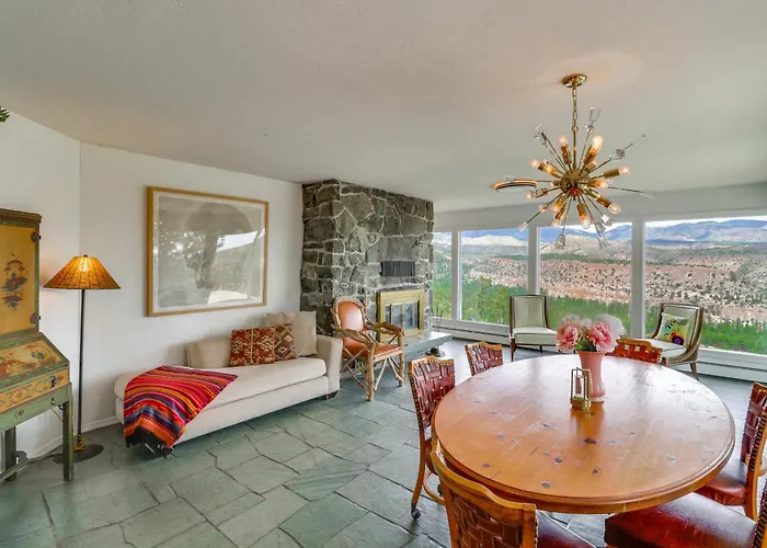 Mid-Century Home On Canyon-Edge With Stellar Views